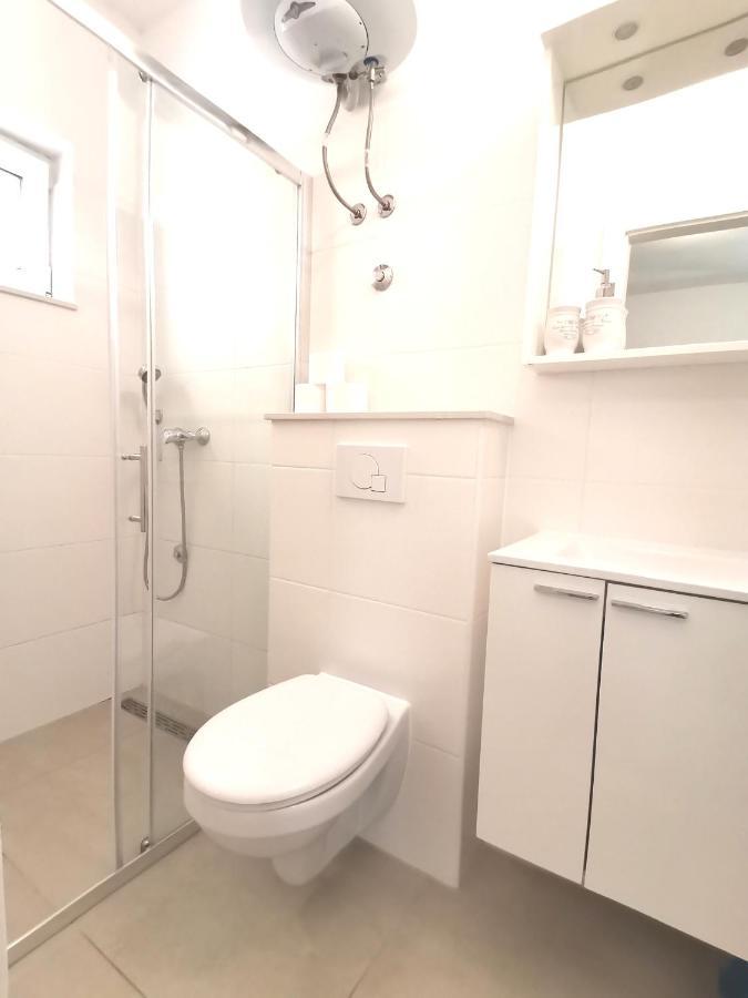 Apt White Idyll, 3 Bedrooms, 3 Bathrooms, Terrace Apt Promajna Dış mekan fotoğraf