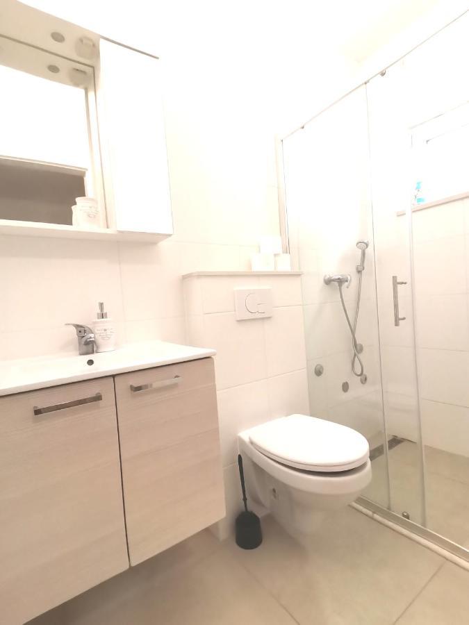 Apt White Idyll, 3 Bedrooms, 3 Bathrooms, Terrace Apt Promajna Dış mekan fotoğraf