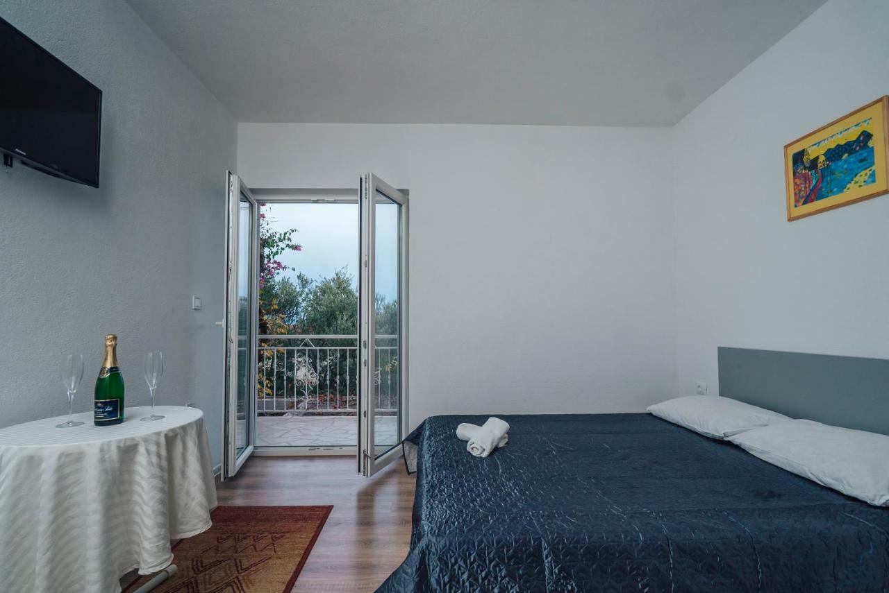 Apt White Idyll, 3 Bedrooms, 3 Bathrooms, Terrace Apt Promajna Dış mekan fotoğraf